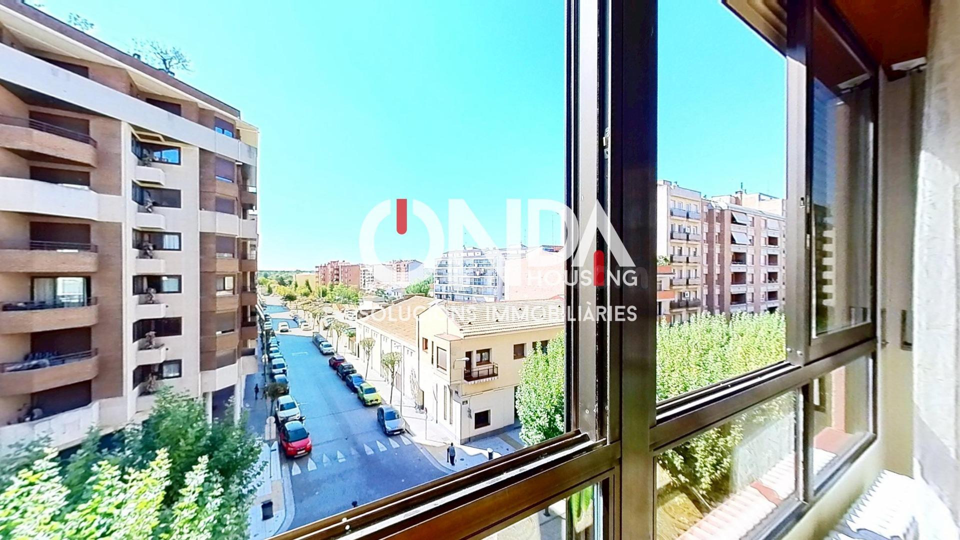 Piso grande en zona paseo de Balaguer - foto 3