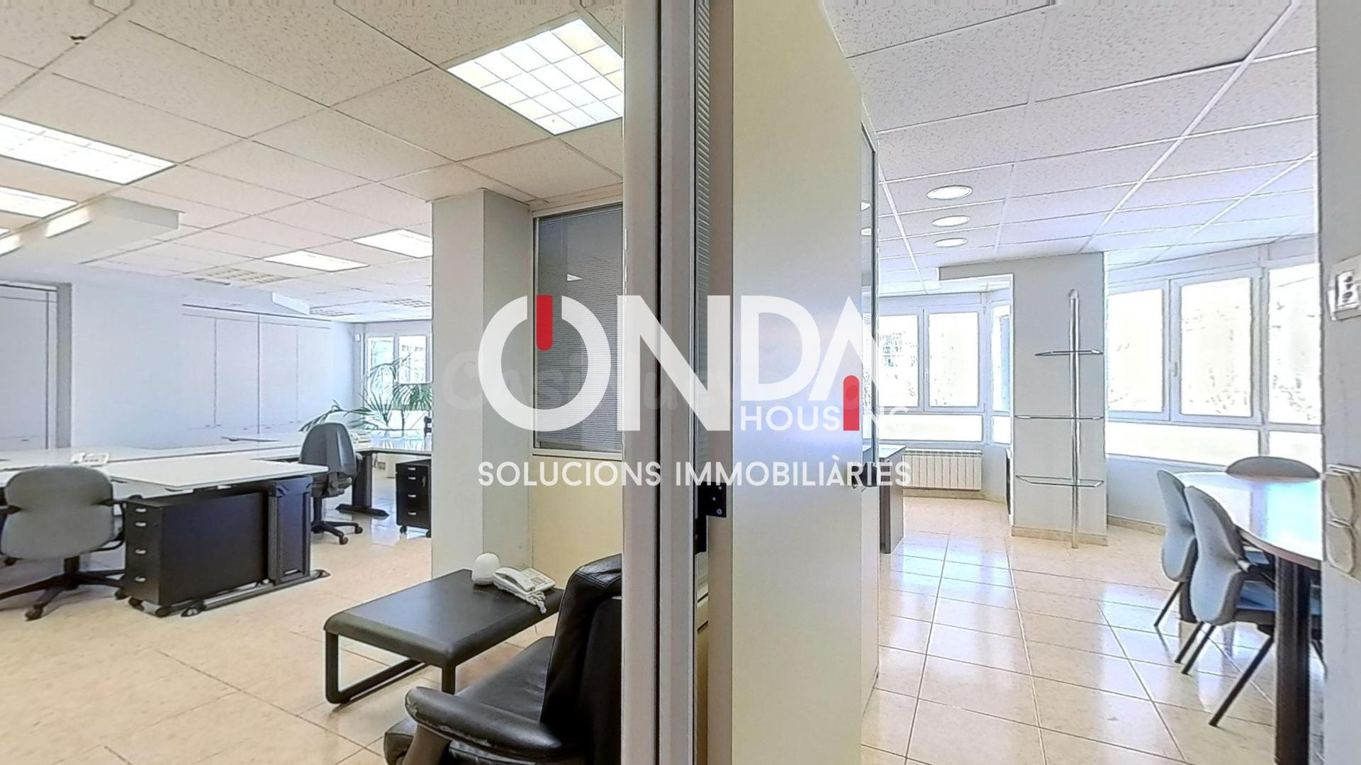Oficina de 300 m2 con dos parkings en la mejor zona de Balag - foto 2