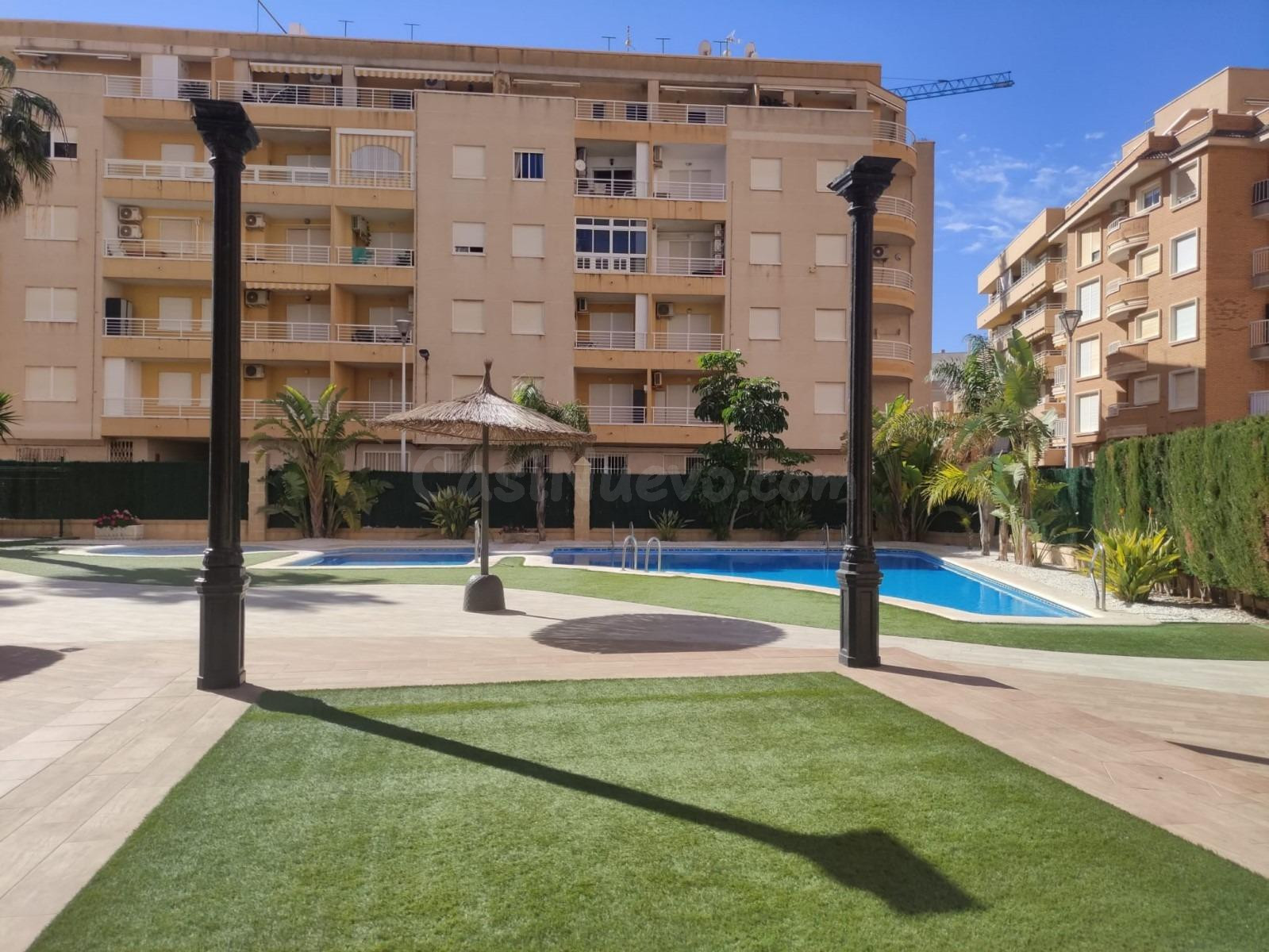 Ático duplex con vistas al mar en Torrevieja.