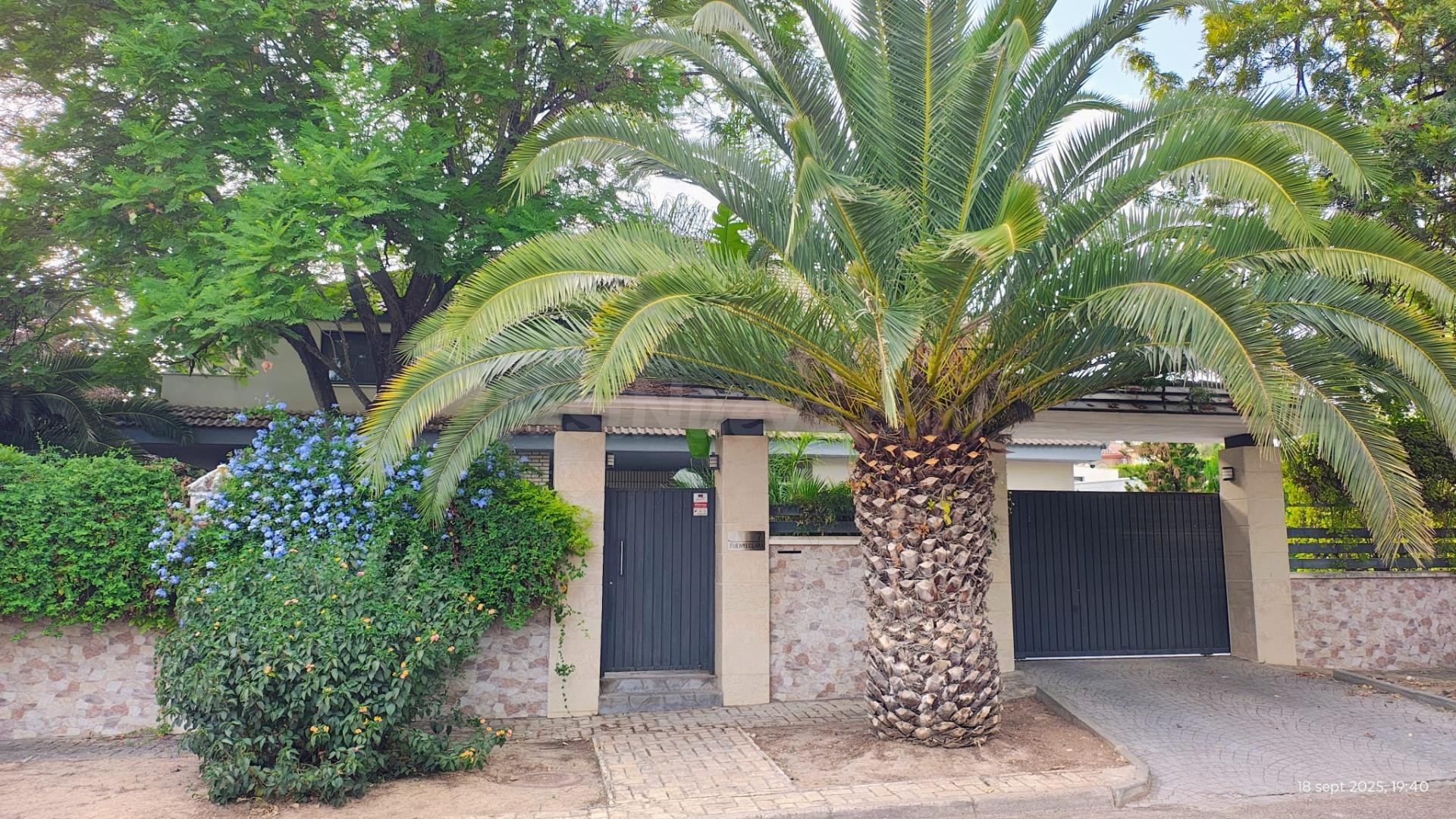 Chalet 8 habitaciones 577m² en venta - Simon Verde