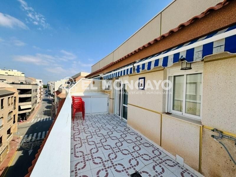 Fantástico apartamento con amplia terraza a tan solo 200m de las playas de La Mata, Torrevieja, Alicante, Costa Blanca
