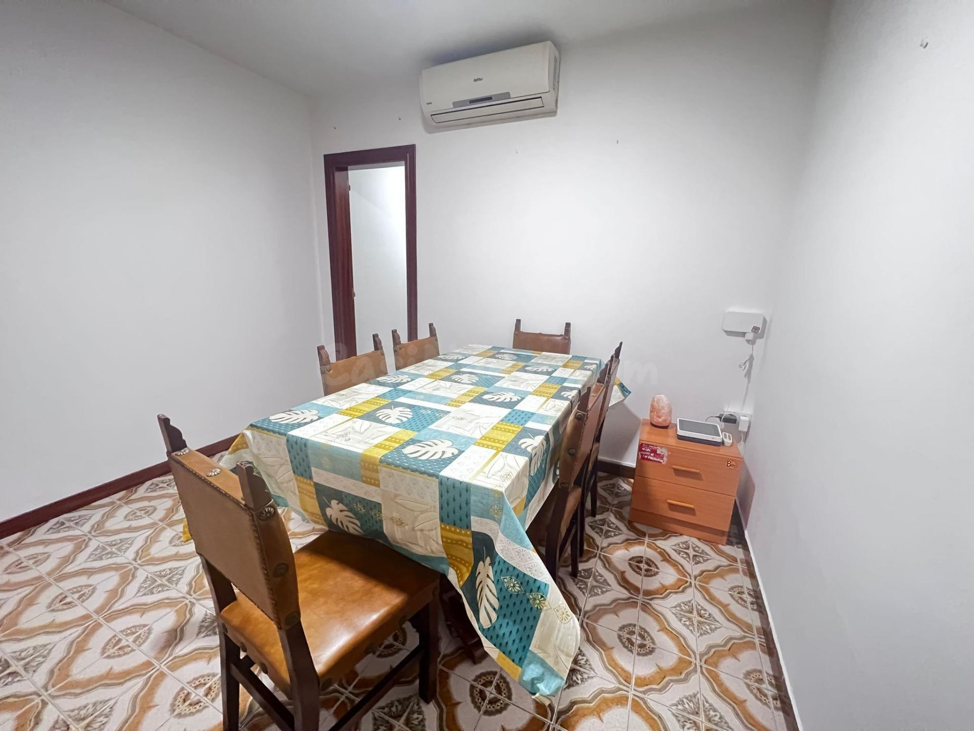 Amplio Apartamento de 4 habitaciones en Mataró - Cerdanyola