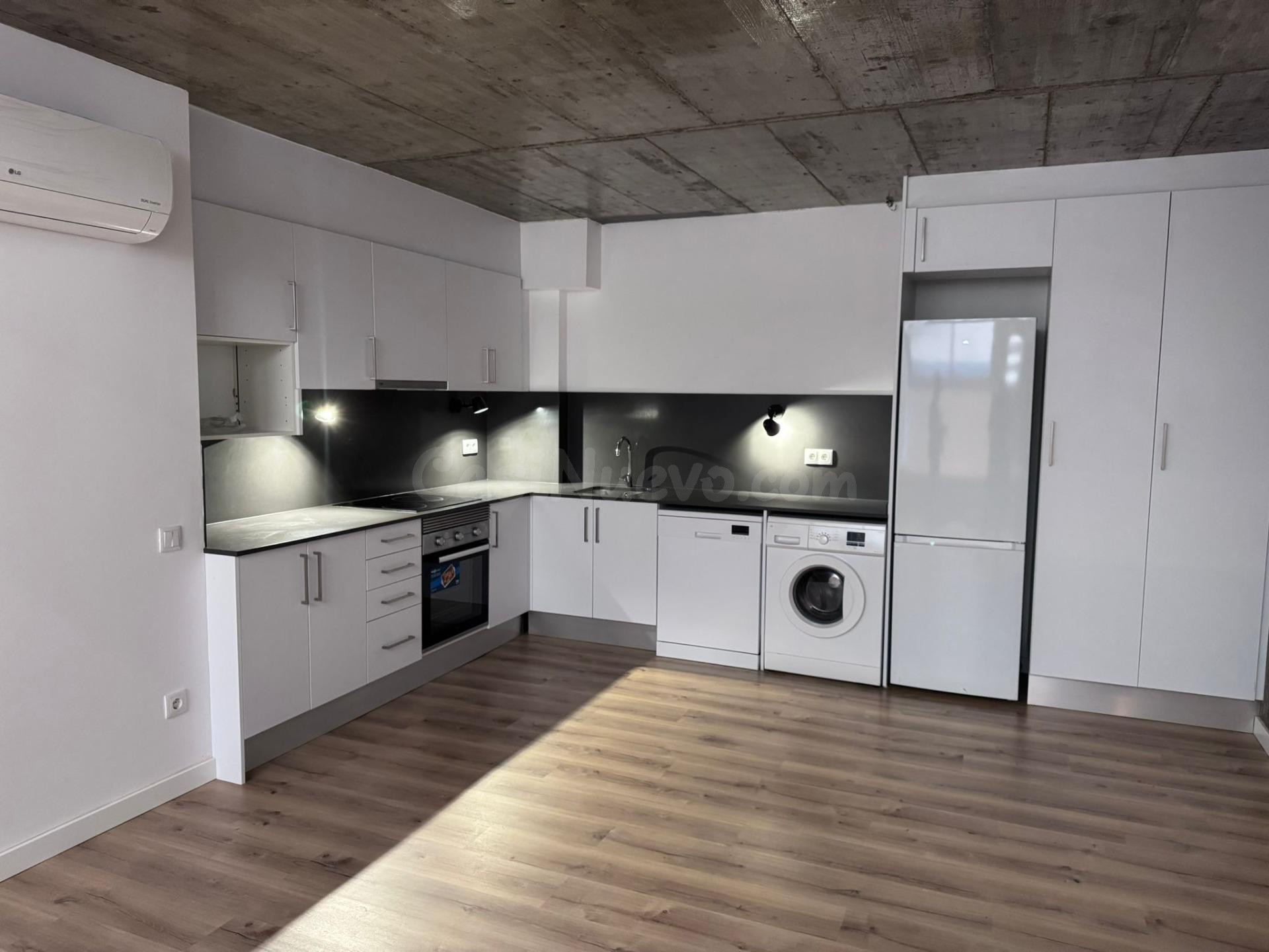 Oportunidad única en Esplugues de Llobregat: local con diseño tipo loft en dos alturas