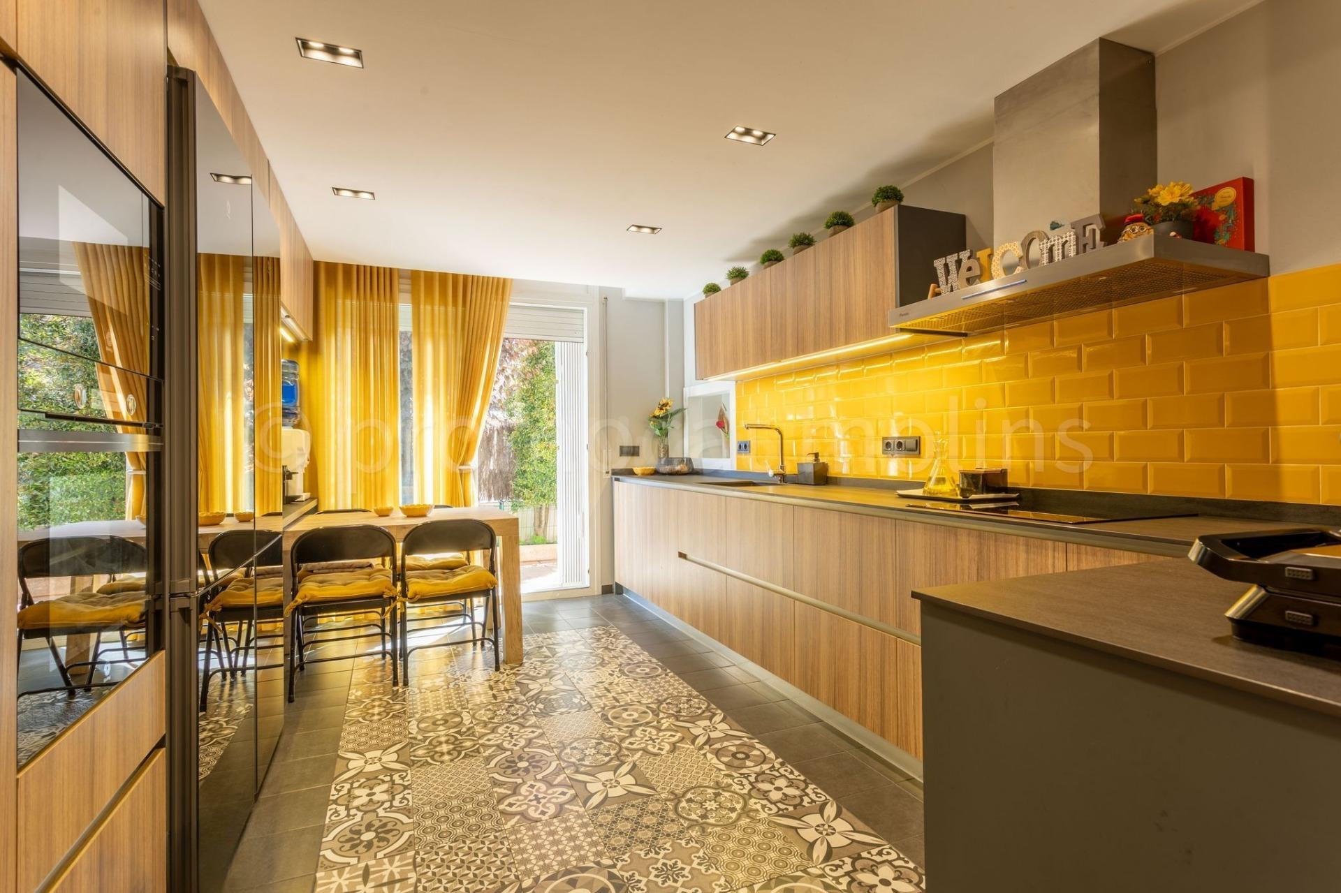 Casa a cuatro vientos con piscina, jardín y zona wellness en - foto 2