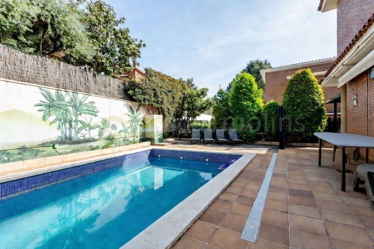Casa a cuatro vientos con piscina, jardín y zona wellness en - foto 3