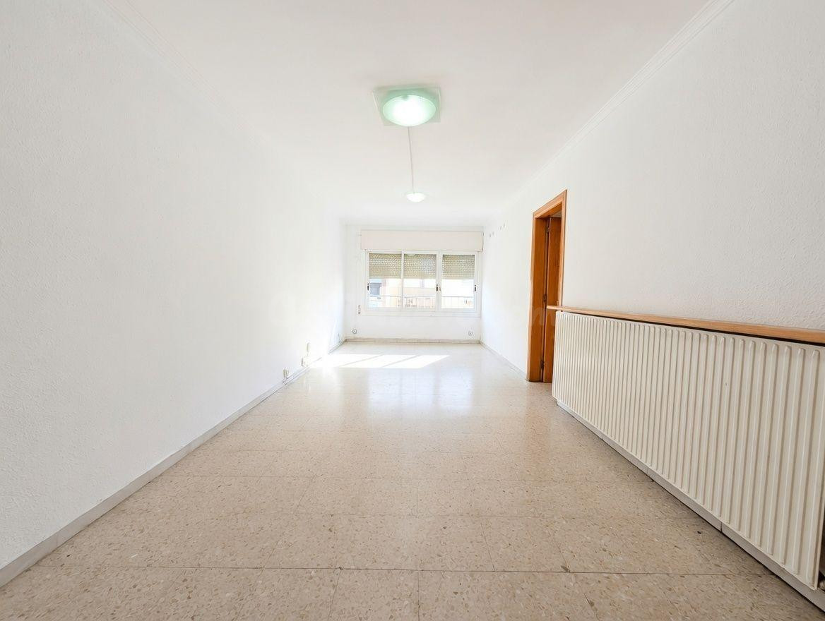 Exclusivo piso exterior con 4 habitaciones, calefacción y pa - foto 4