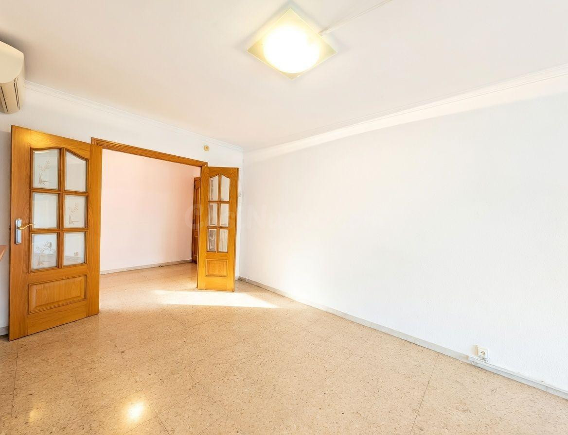 Exclusivo piso exterior con 4 habitaciones, calefacción y pa - foto 5