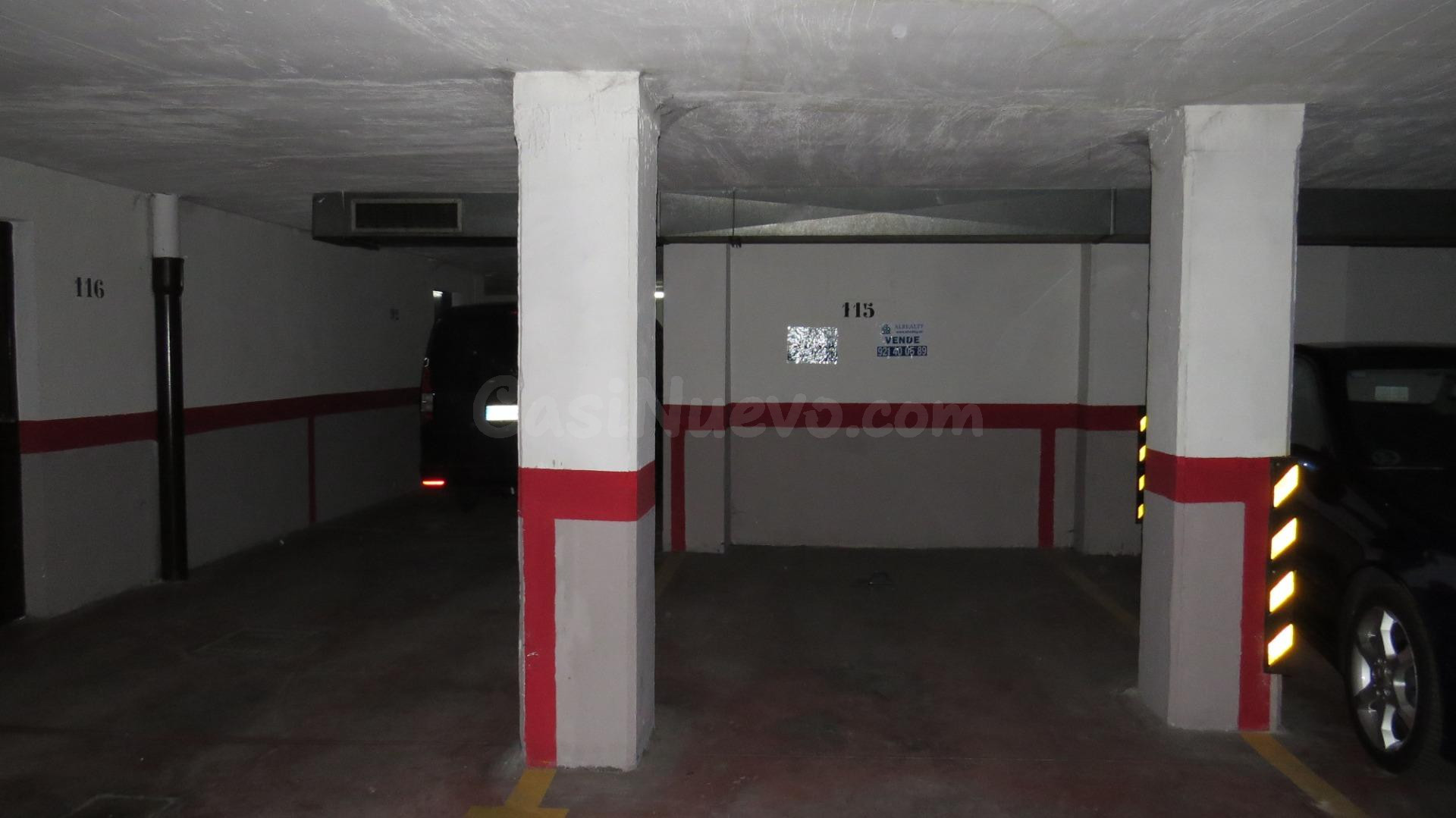 VENTA DE PLAZA DE GARAJE PARA COCHE PEQUEÑO O MOTOS EN SEGOVIA