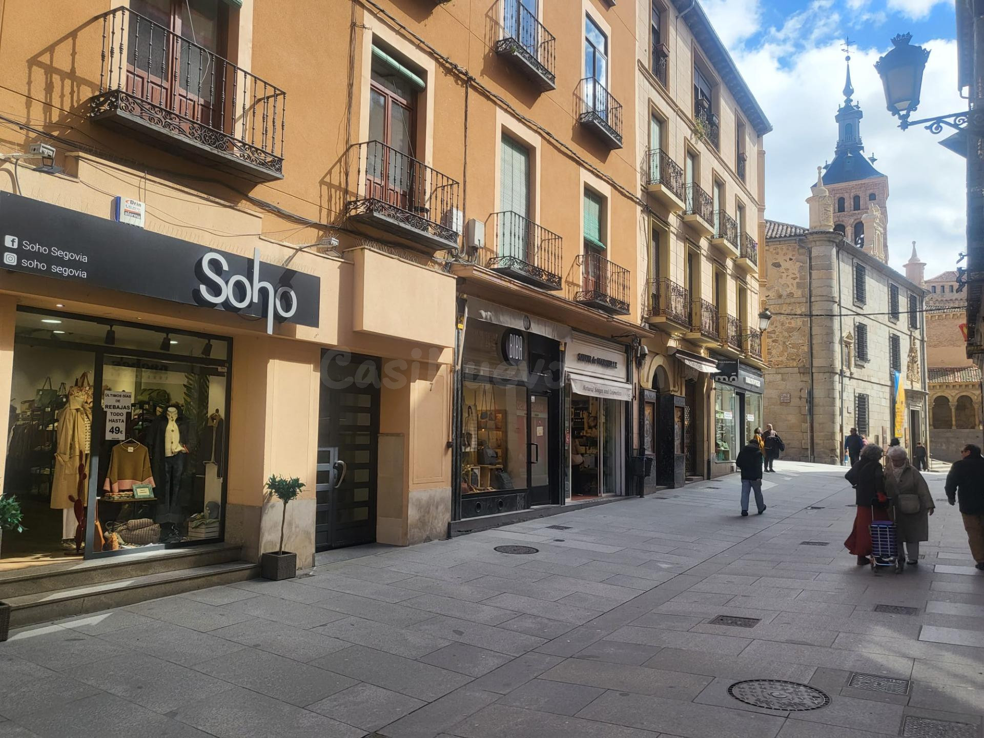 ALREALTY VENDE: LOCAL COMERCIAL EN PLENO CENTRO DE SEGOVIA