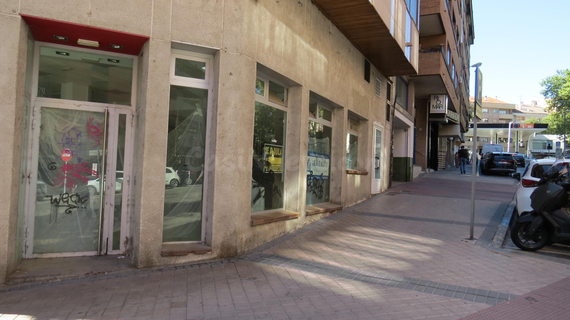 ALREALTY ALQUILA - Amplio Local Comercial en zona de Santo Tomas