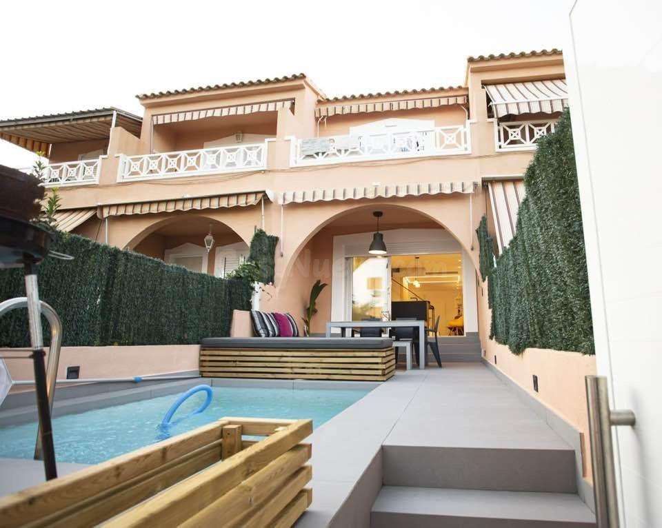 Bungalow de Diseño a Solo 100 Metros del Mar
