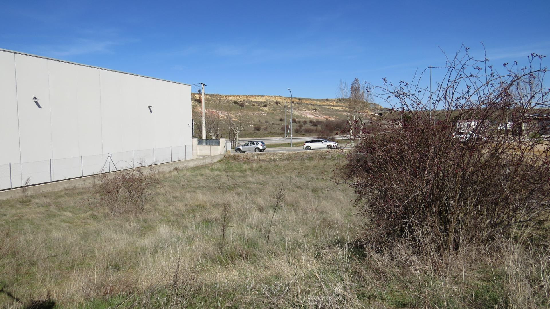 VENTA DE PARCELA INDUSTRIAL EN EL SOTILLO, SEGOVIA.