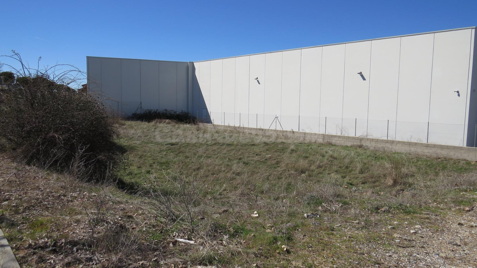VENTA DE PARCELA INDUSTRIAL EN EL SOTILLO, SEGOVIA. - foto 3