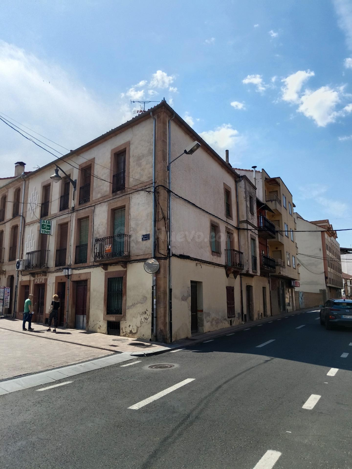 ALREALTY VENDE EDIFICIO CON GRAN POTENCIAL DE INVERSIÓN EN EL CENTRO DE CANTALEJO