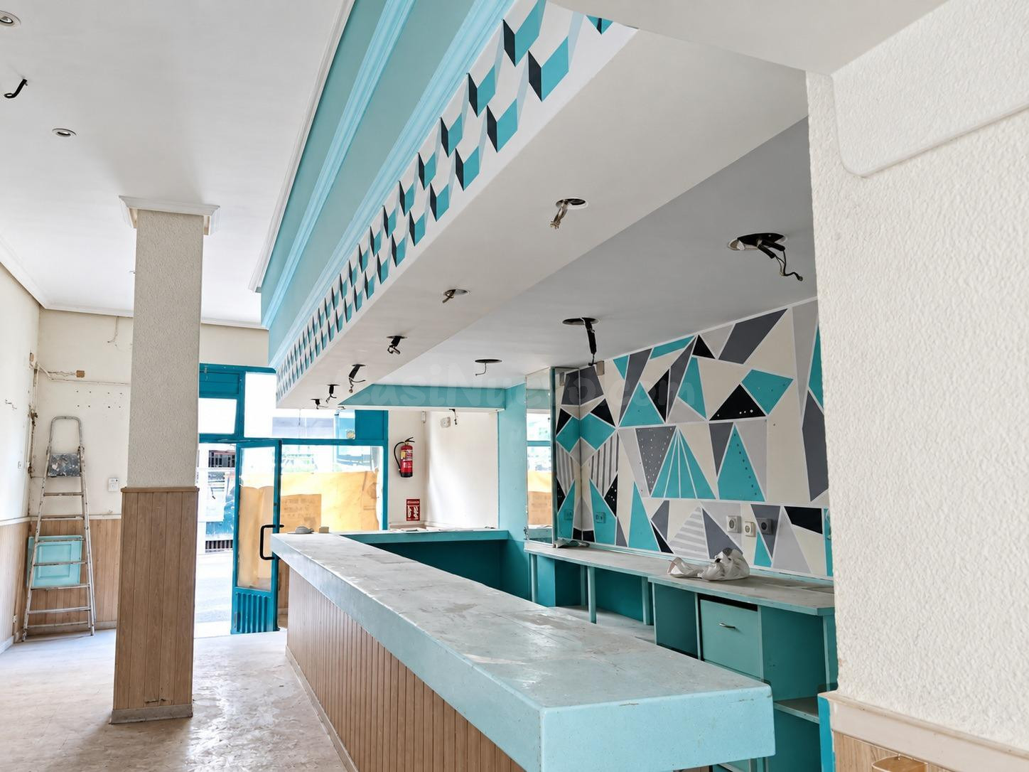 LOCAL COMERCIAL DE 180 M2 CON ANTERIOR ACTIVIDAD DE BAR-RESTAURANTE EN EL CENTRO DE SEGOVIA