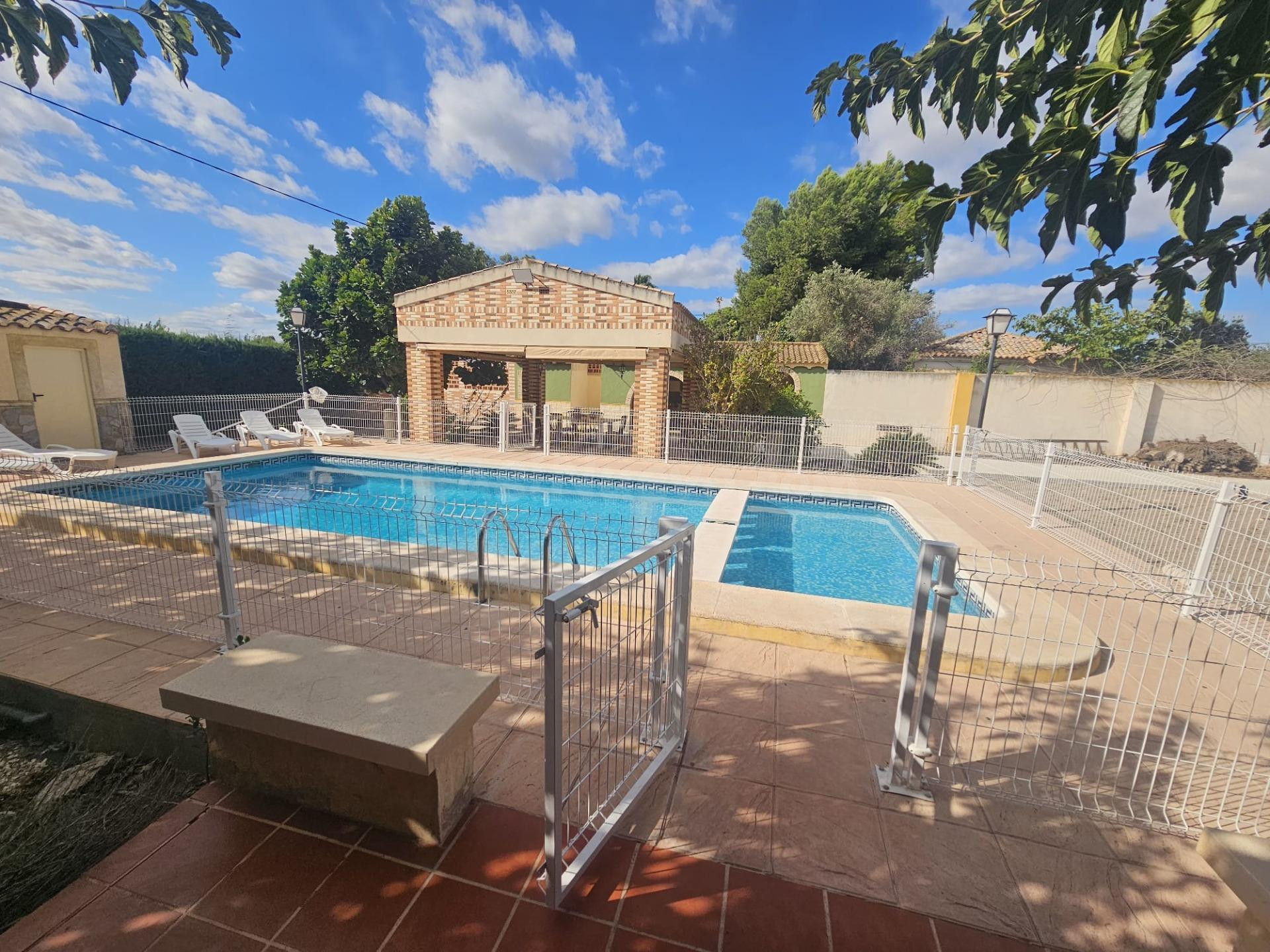 Casa de campo con piscina en Dolores