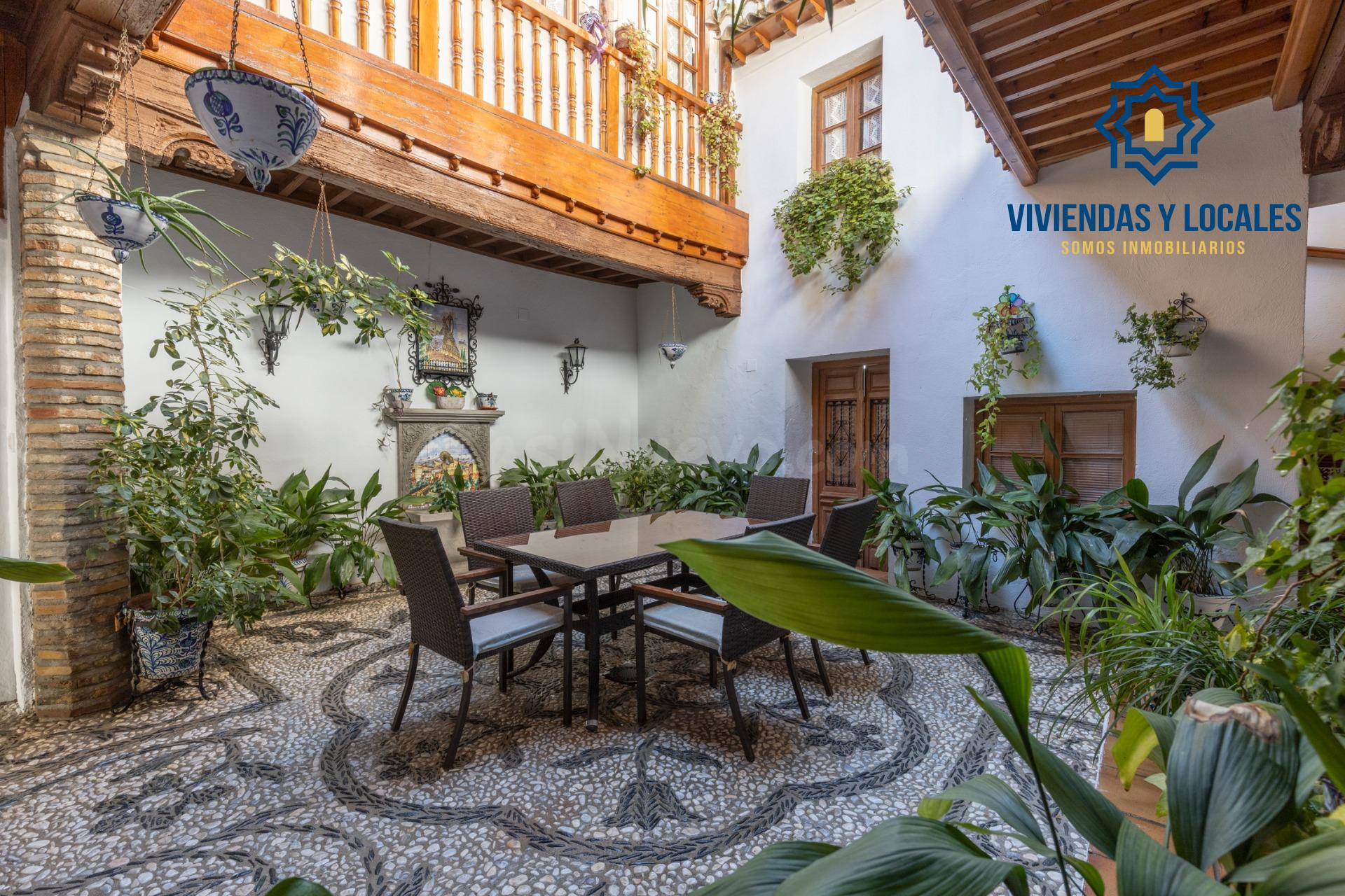 Auténtica casa con corrala tradicional y azotea en el corazón del Albaicín con gran potencial también para inversores