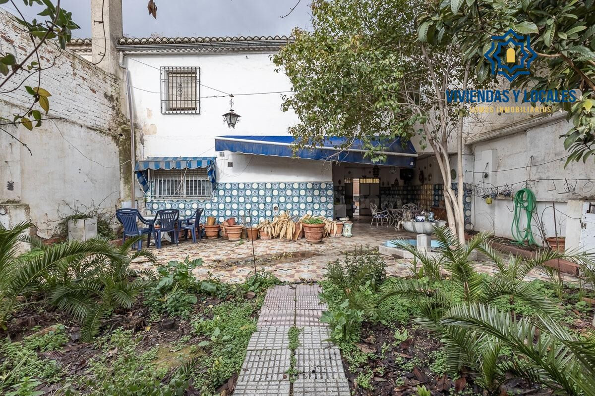 Gran Casa con Parcela a Reformar
