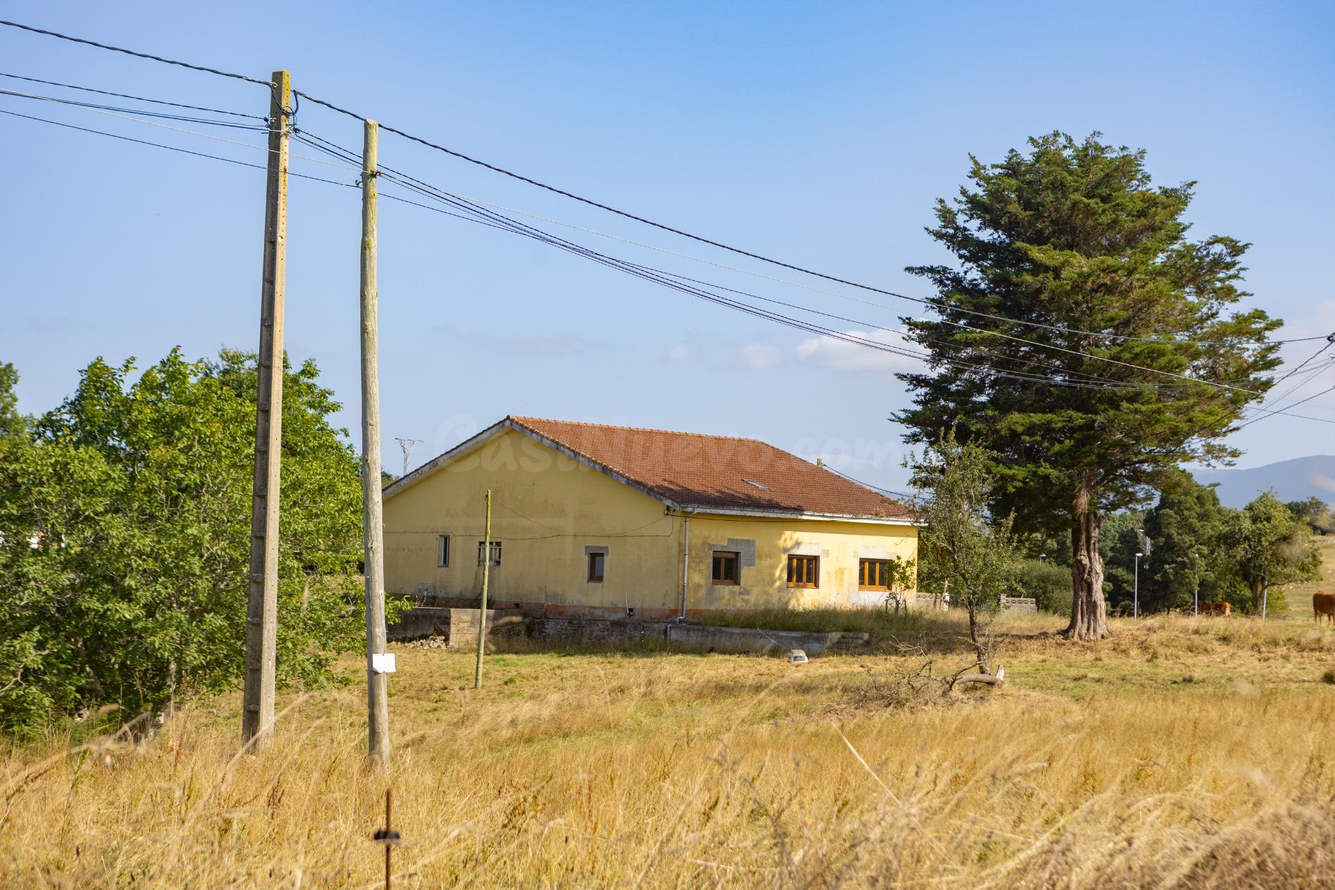 Casa en La Revilla con terreno - foto 3