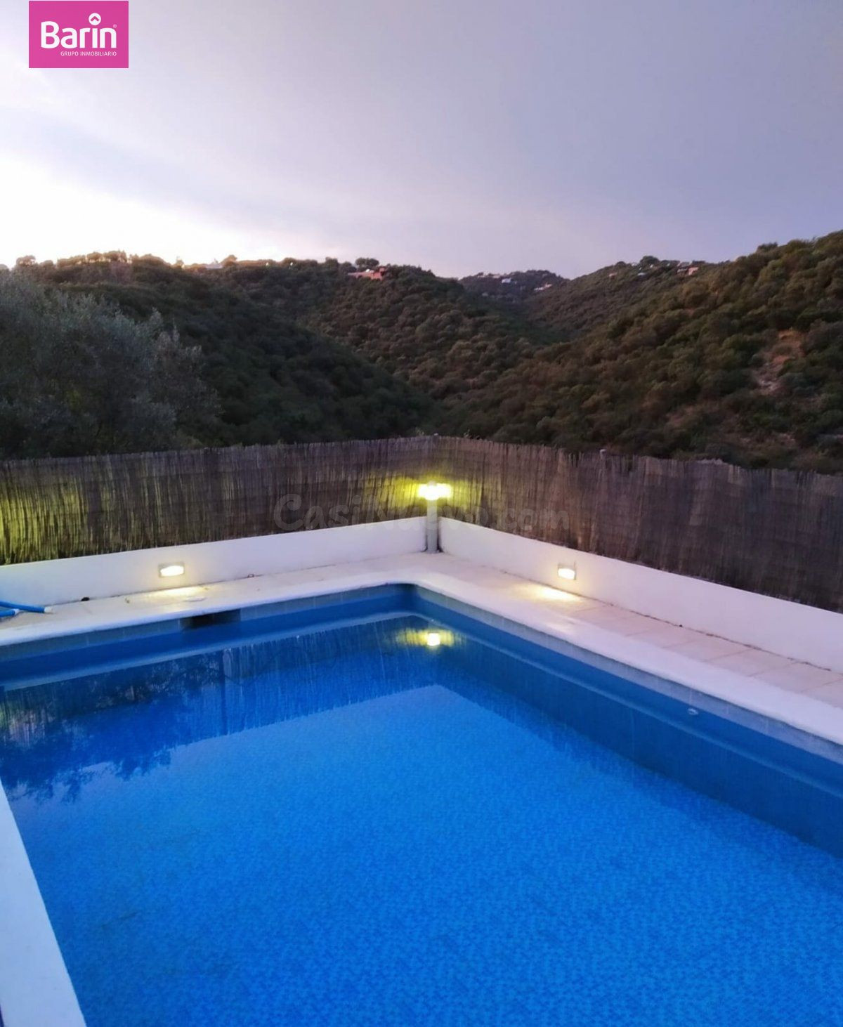 PRECIOSA CASA EN CUEVAS BAJAS!!!!
