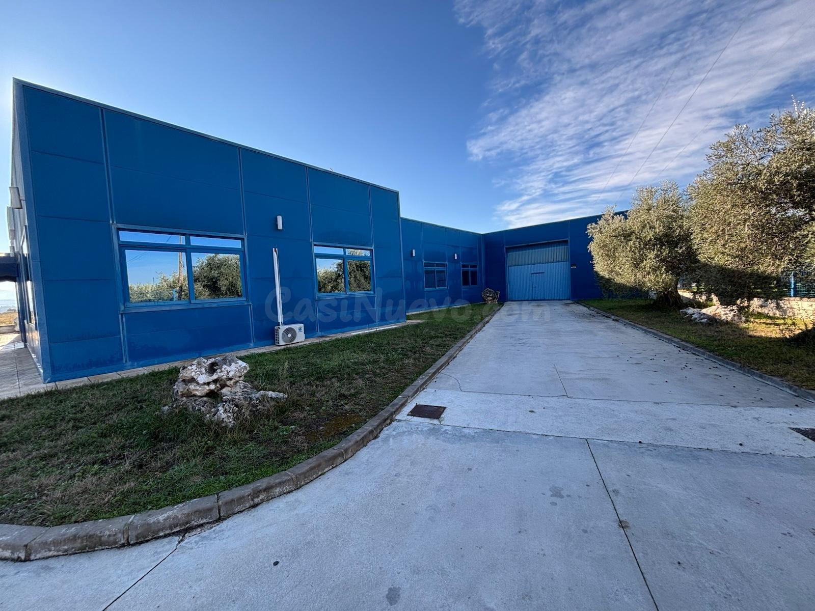 Imponente Nave Industrial en Cabra, Andalucía
