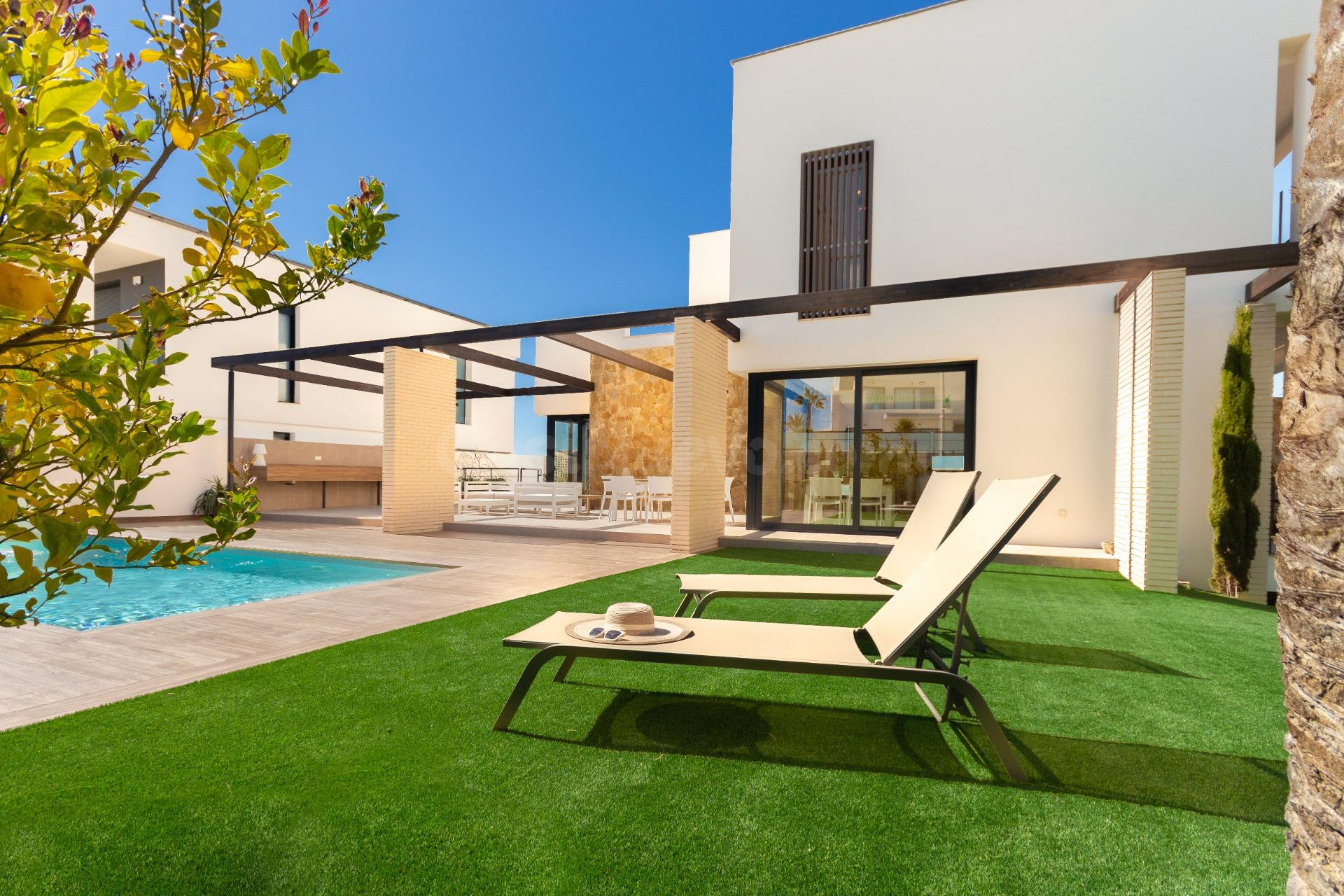 Villa 4 habitaciones 196m² en venta - Zona Pueblo