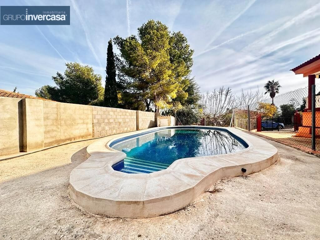 Chalet en Urbanización Altury de Turís