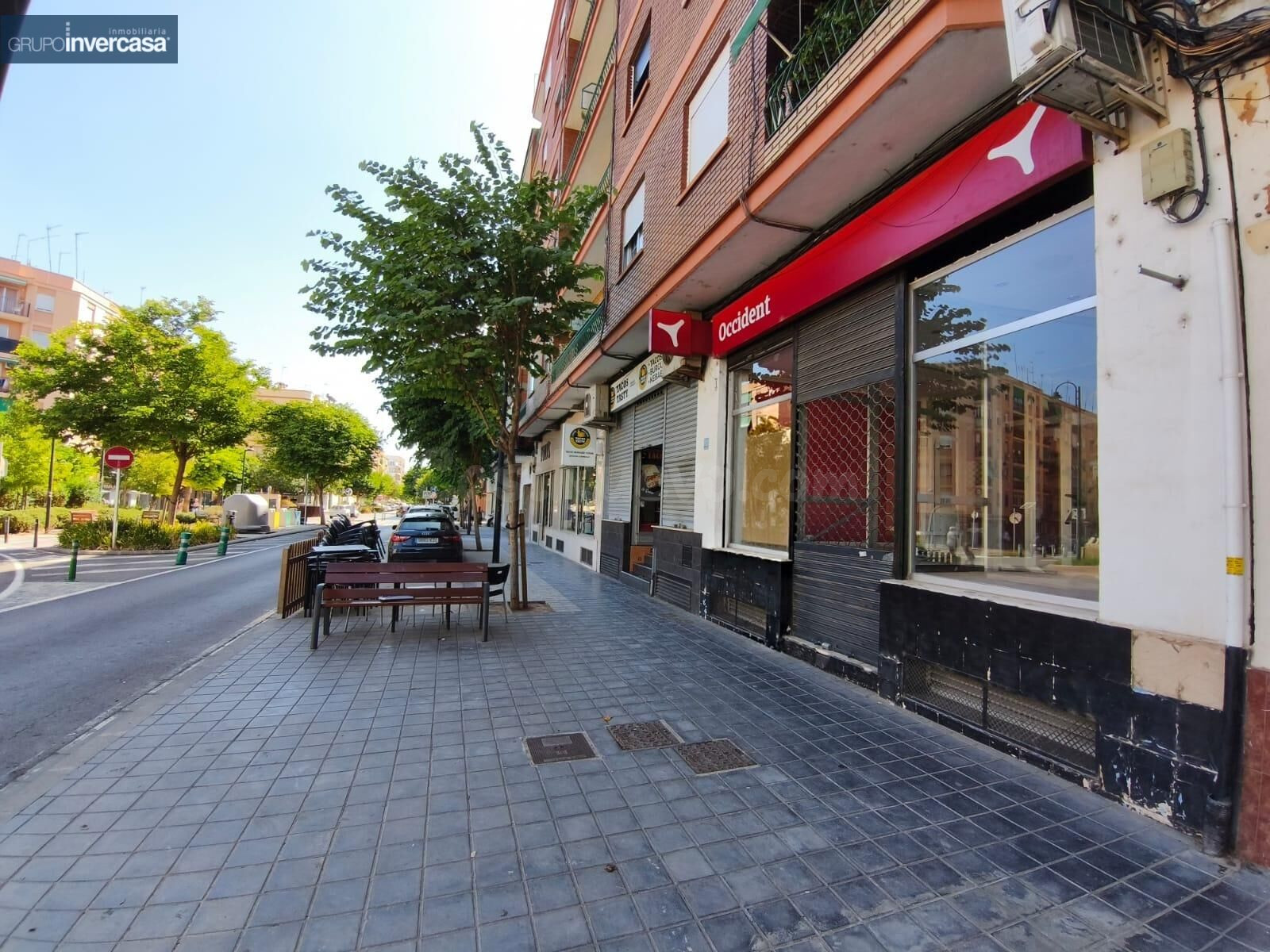 Local de 133m2 en 1ª línea comercial, frente al Ambulatorio de Quart de Poblet