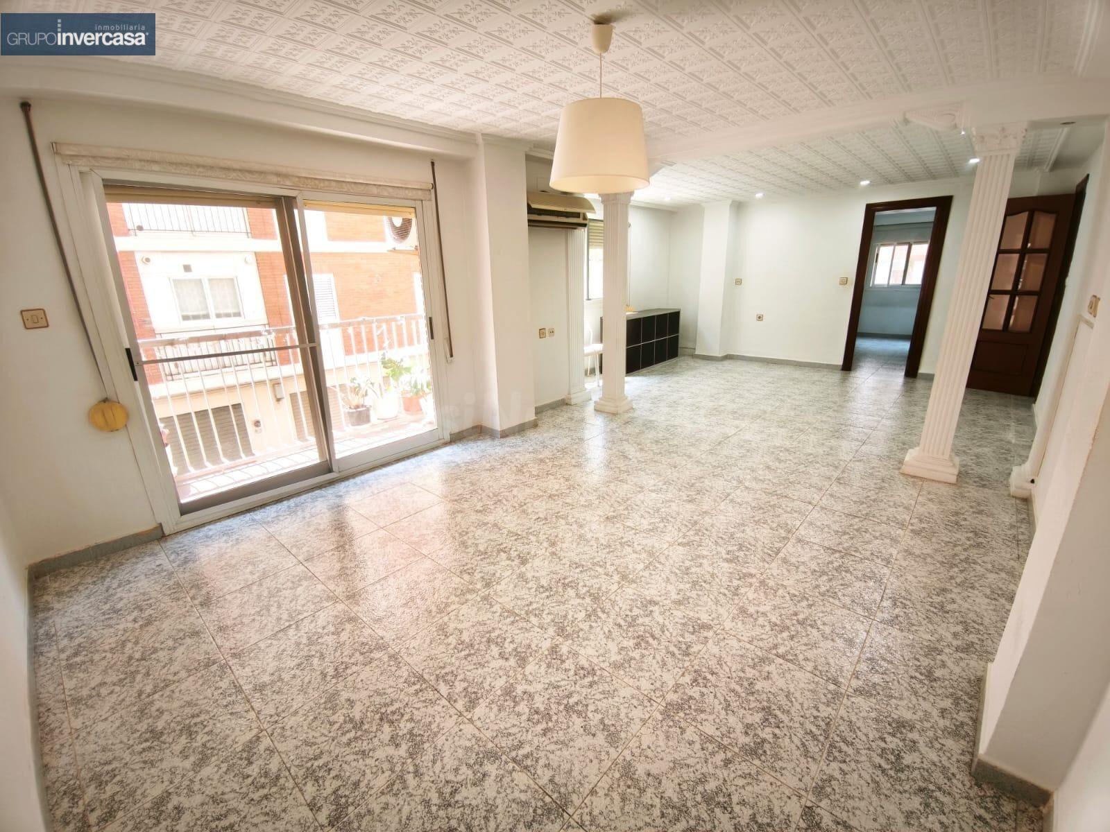 Piso con terraza de 10m2 situado en zona El Carmen / Hospital de Manises