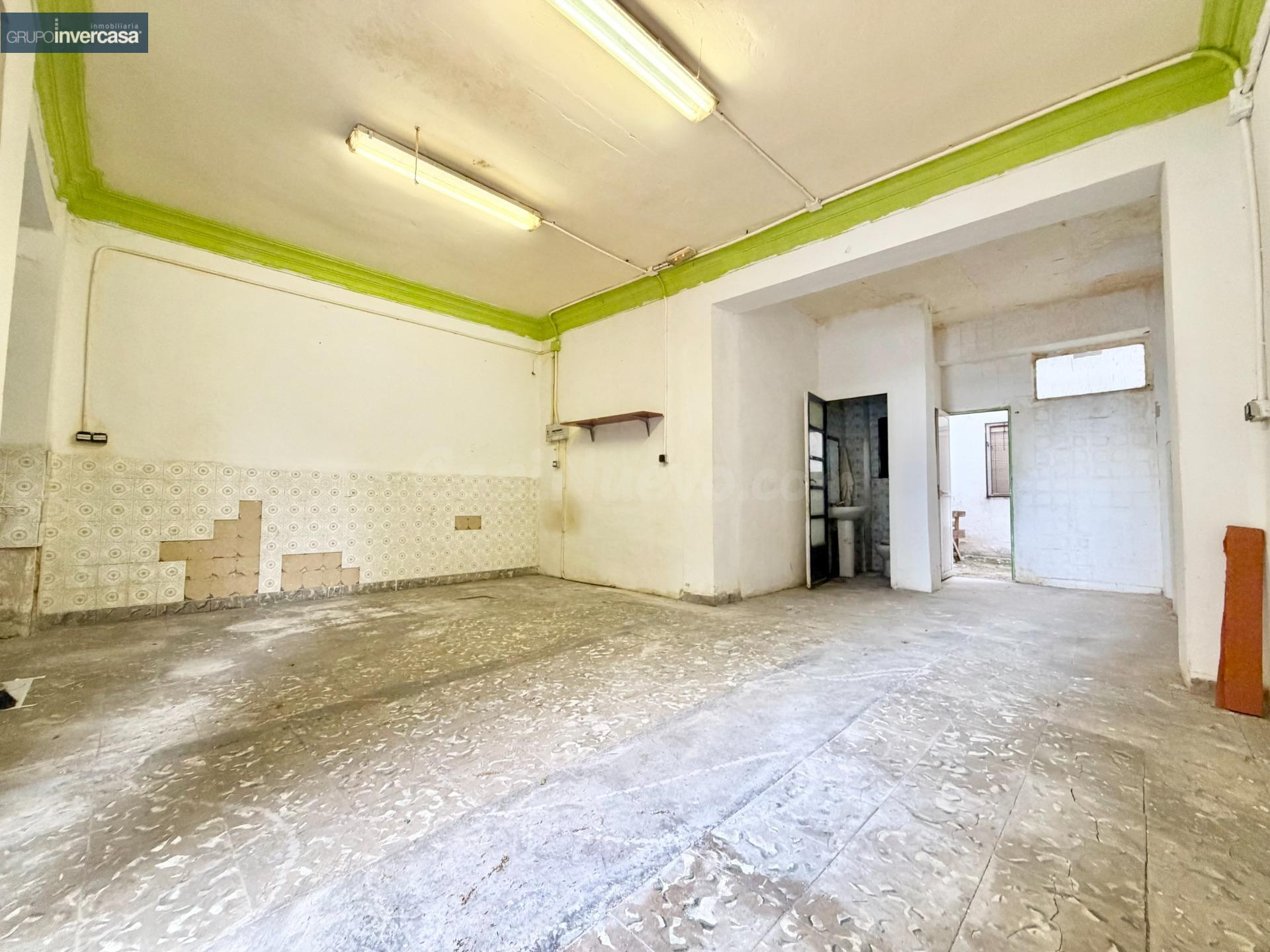 Planta baja con entrada independiente para acondicionar en zona IES Riu Túria de Quart de Poblet