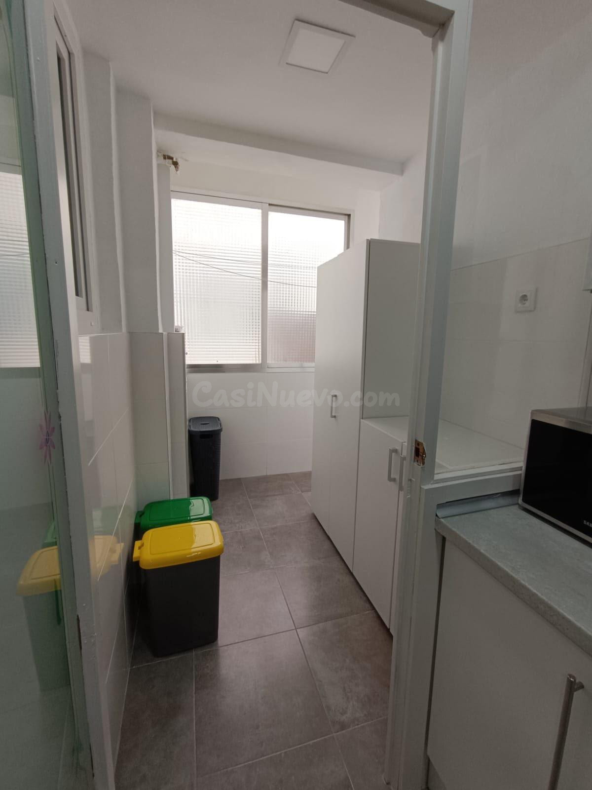 Amplio piso céntrico en Petrer (Alicante)- 720€