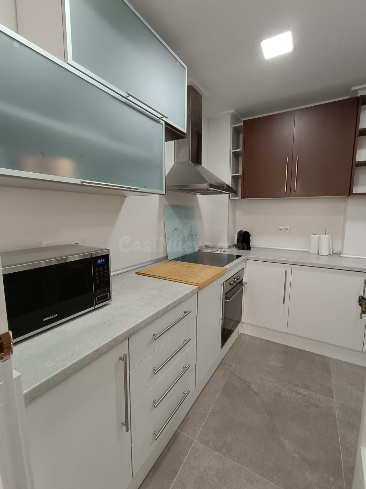 Amplio piso céntrico en Petrer (Alicante)- 720€ - foto 2