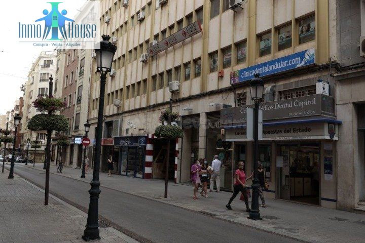 VENTA DE OFICINA EN PLENO CENTRO DE ALBACETE!
