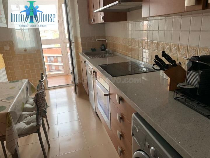 PISO EN VENTA ZONA FERIA
