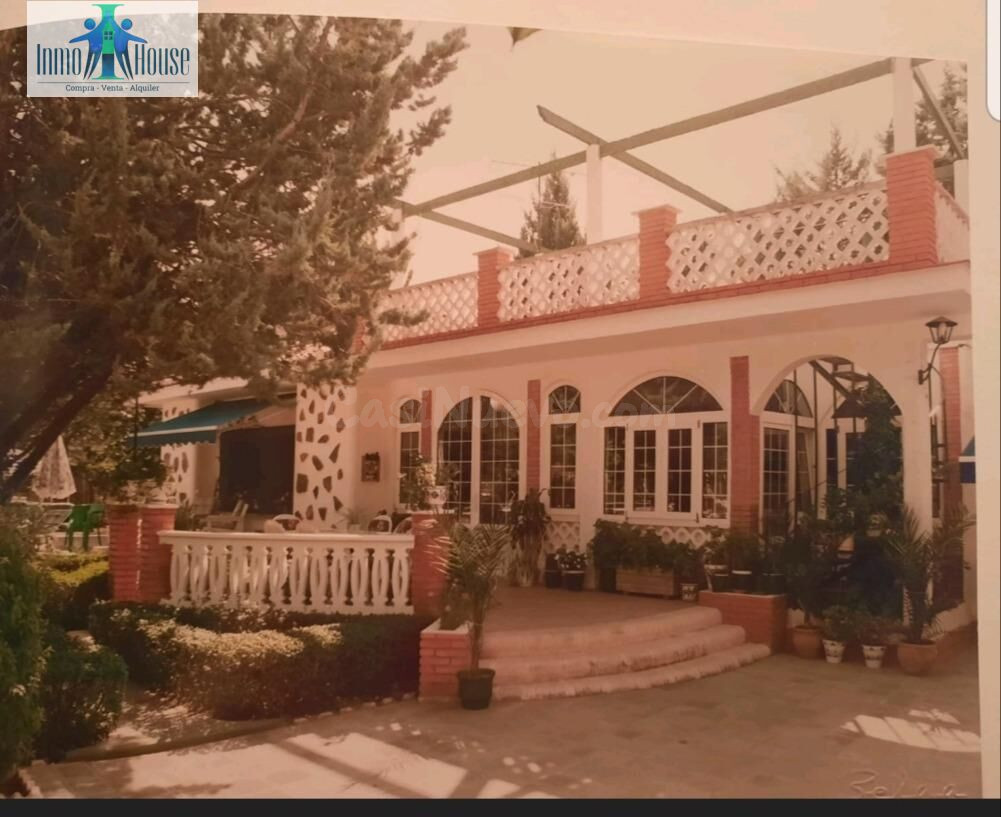 M044 INMOHOUSE VENDE PRECIOSO CHALET EN URBANIZACION LOS PRADOS