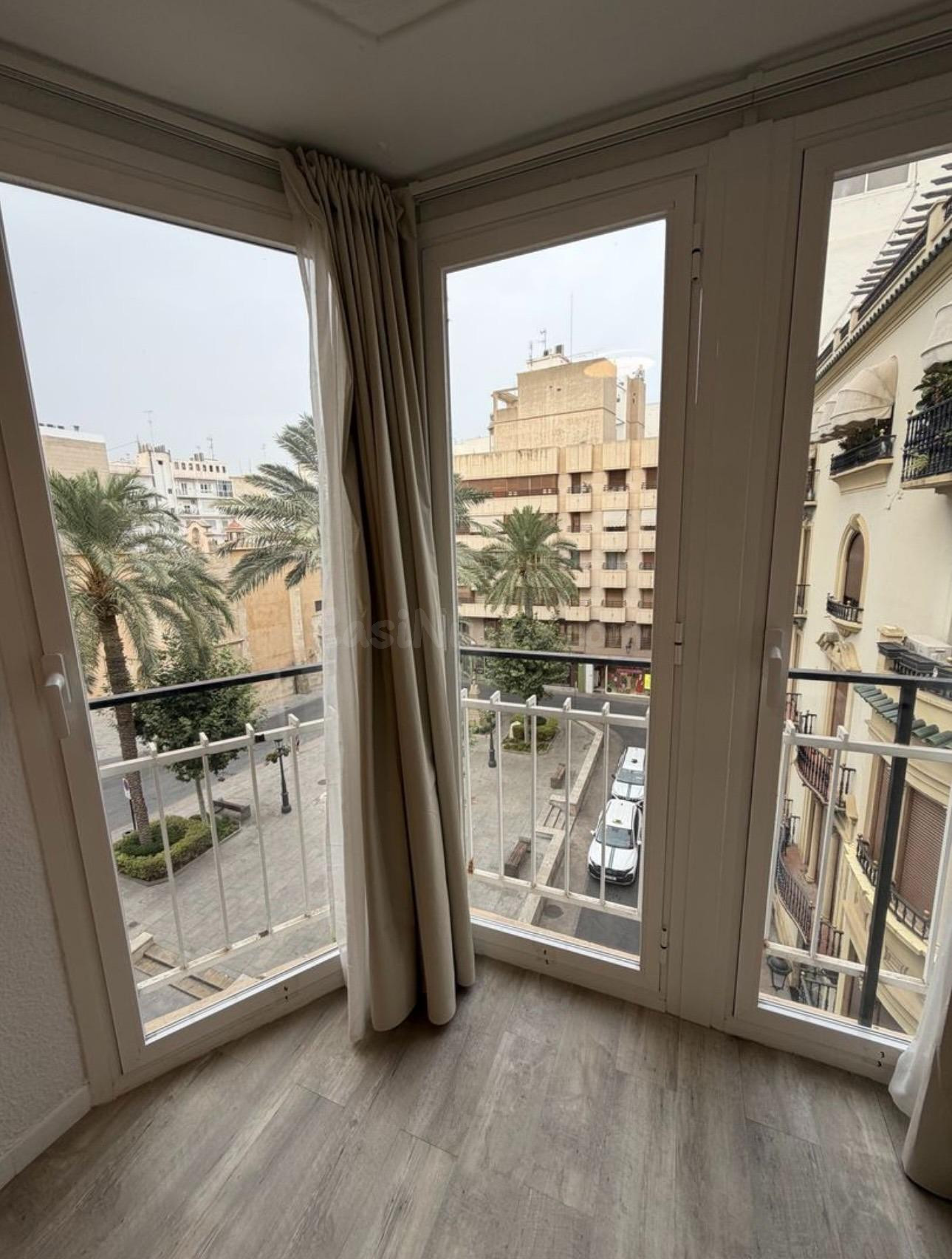 Amplio y Céntrico Piso en Alquiler en Elche - €1400 - foto 4