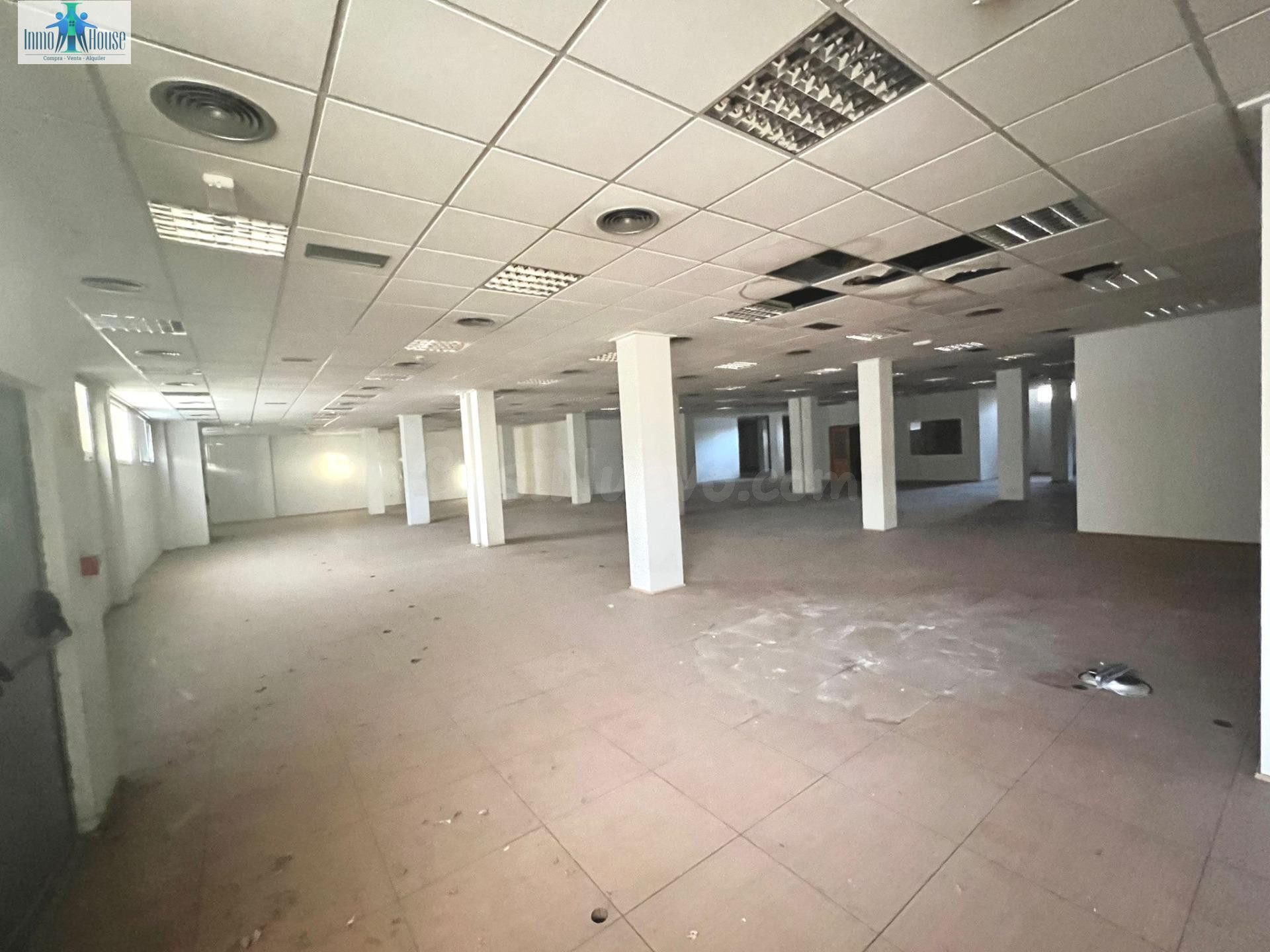 SE VENDE O ALQUILA LOCAL COMERCIAL ZONA IMAGINALIA