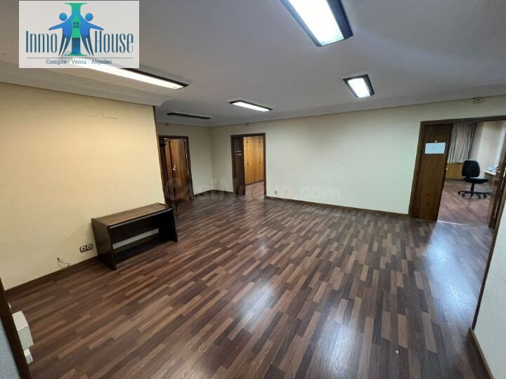 SE VENDEN PLANTA OFICINAS ZONA CENTRO