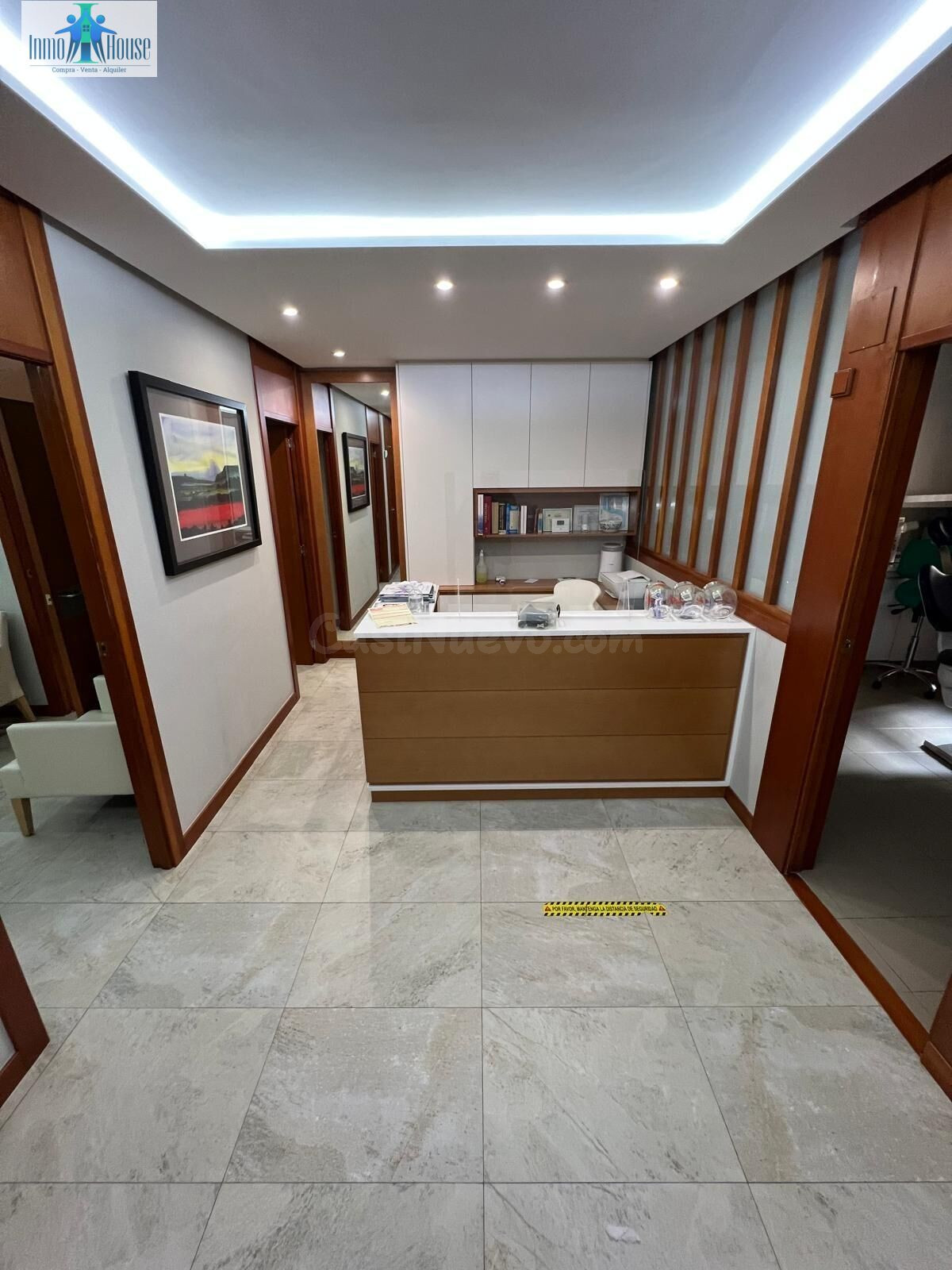 ----- SE VENDE PISO CENTRICO CON PLAZA DE GARAJE -----