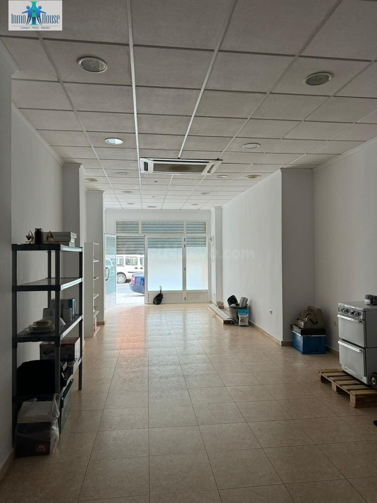 SE VENDE LOCAL ( ZONA INDUSTRIA )