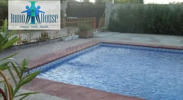 INMOHOUSE VENDE CASA INDEPENDIENTE CON PISCINA PROPIA (REF.M104)