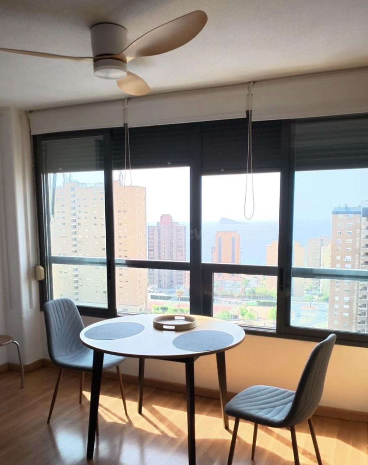 Moderno Piso en Alquiler en Playa de Poniente, Benidorm