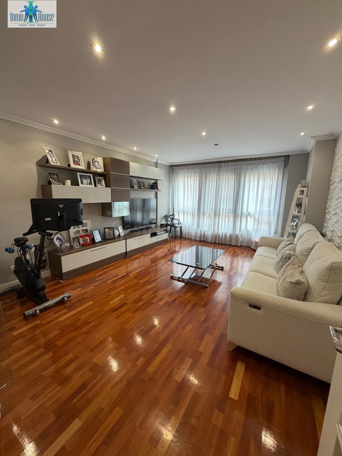 INMOHOUSE VENDE PISO AMPLIO EN PLENO CENTRO DE ALBACETE