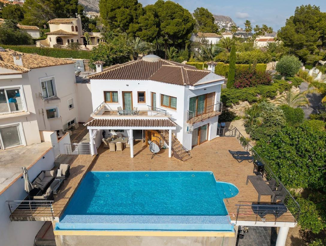 VILLA DE LUJO CON CASA DE INVITADOS EN ALTEA LA VELLA