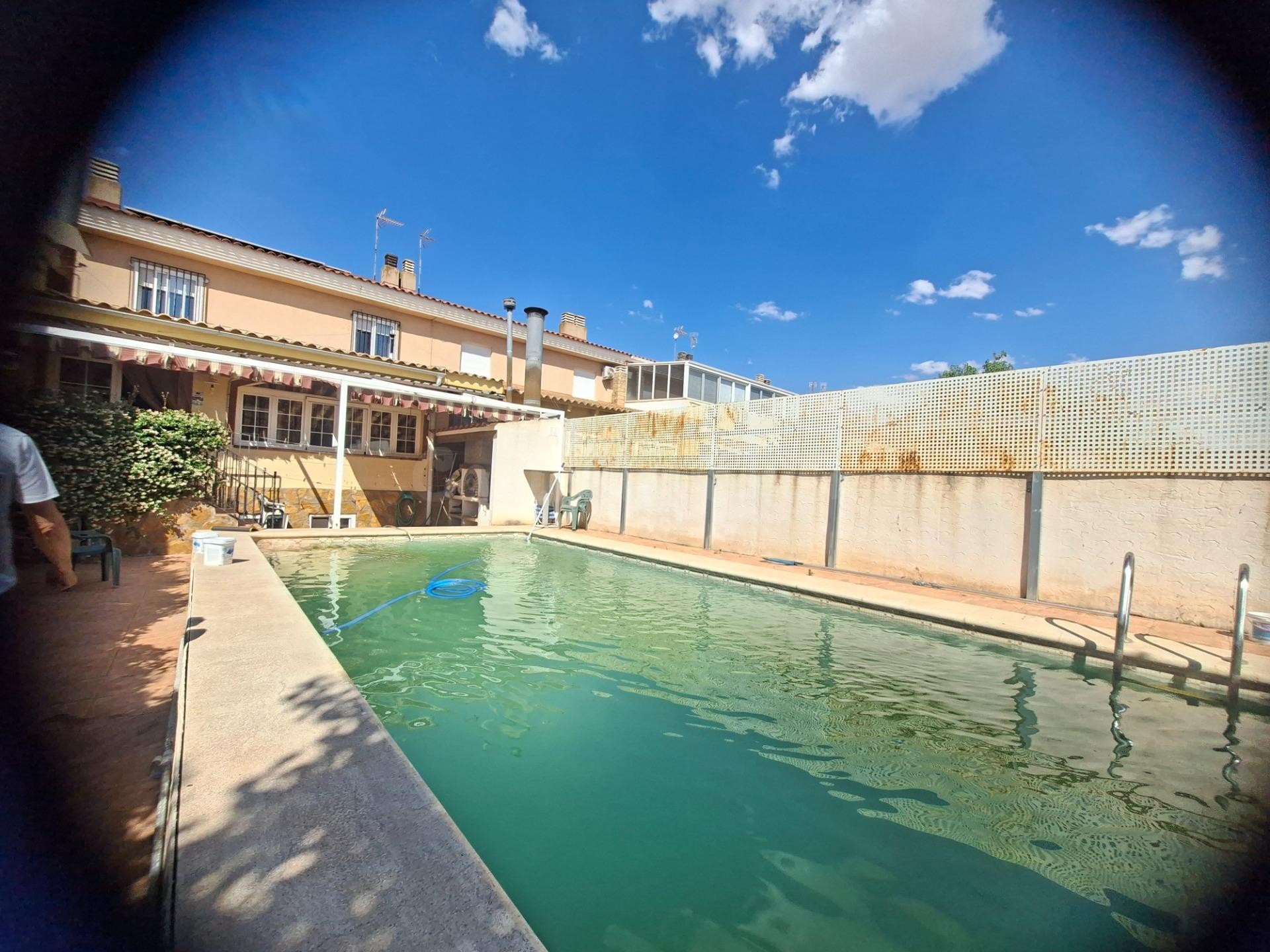 CHALET ADOSADO EN LA GINETA