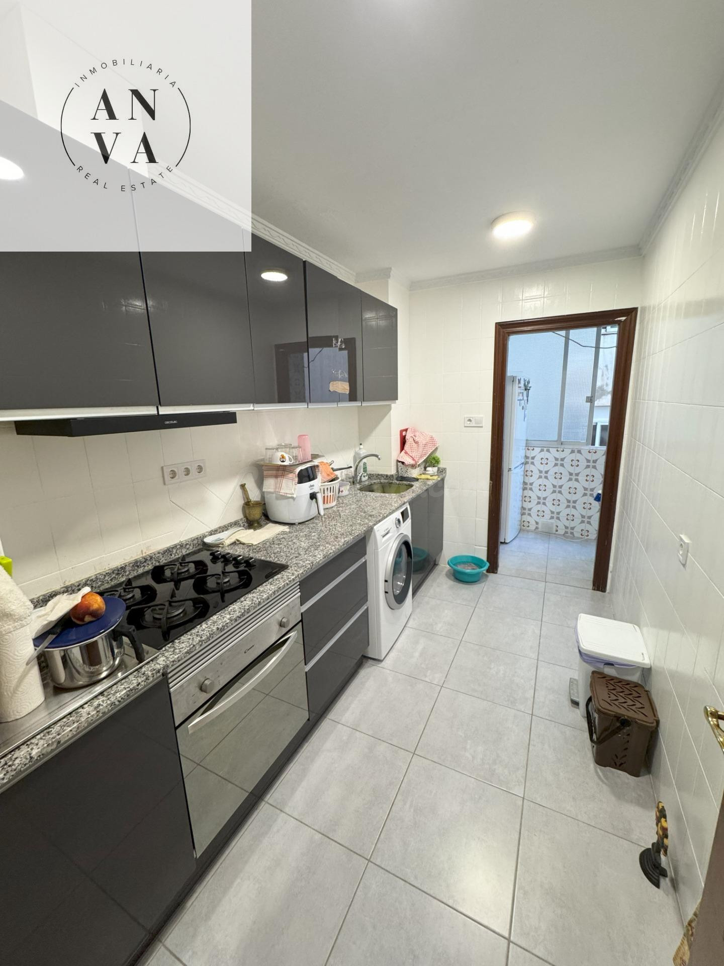 Amplio piso semireformado en Garbinet, Alicante - Ideal para familias