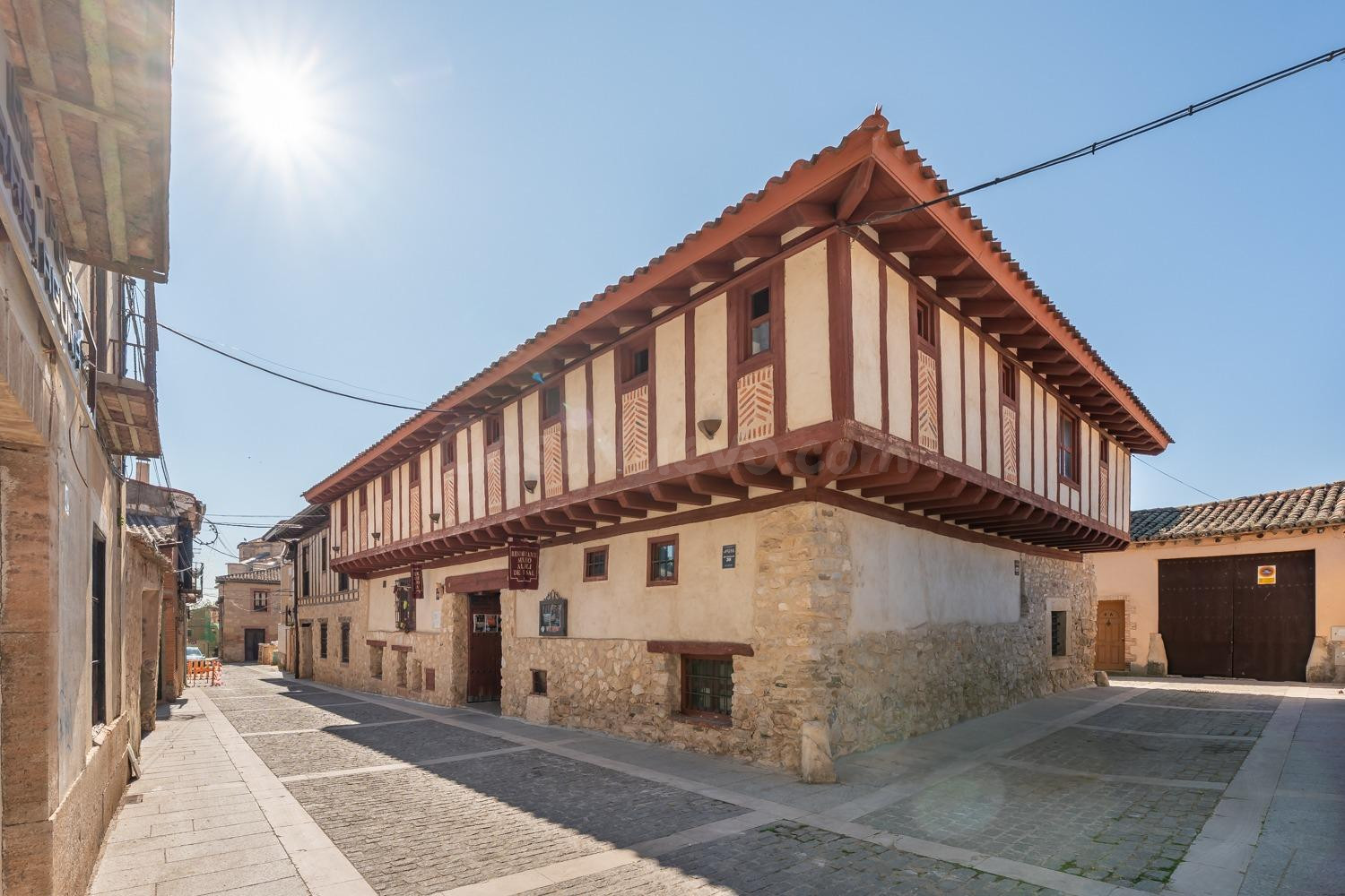 Edificio singular histórico en el corazón de Torrelaguna – E