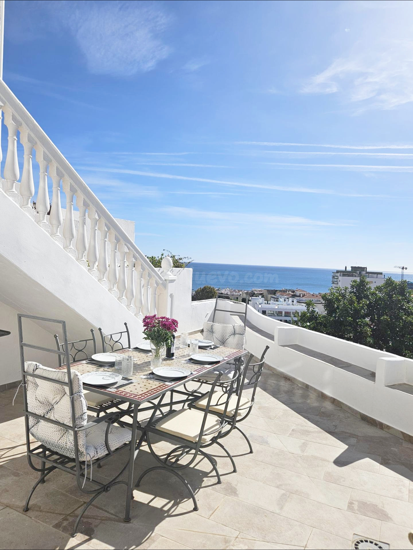 PRECIOSA CASITA CON VISTAS AL MAR EN MONTEMAR JUNTO AL PARQUE DE LA BATERÍA