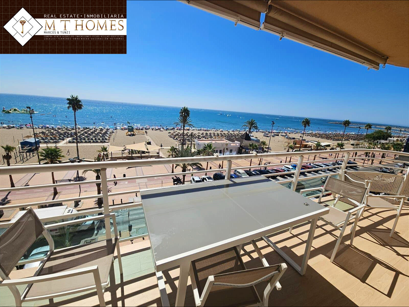 ESPECTACULAR APARTAMENTO EN PRIMERA LÍNEA DE PLAYA DE LOS BOLICHES – VISTAS PANORÁMICAS AL MAR