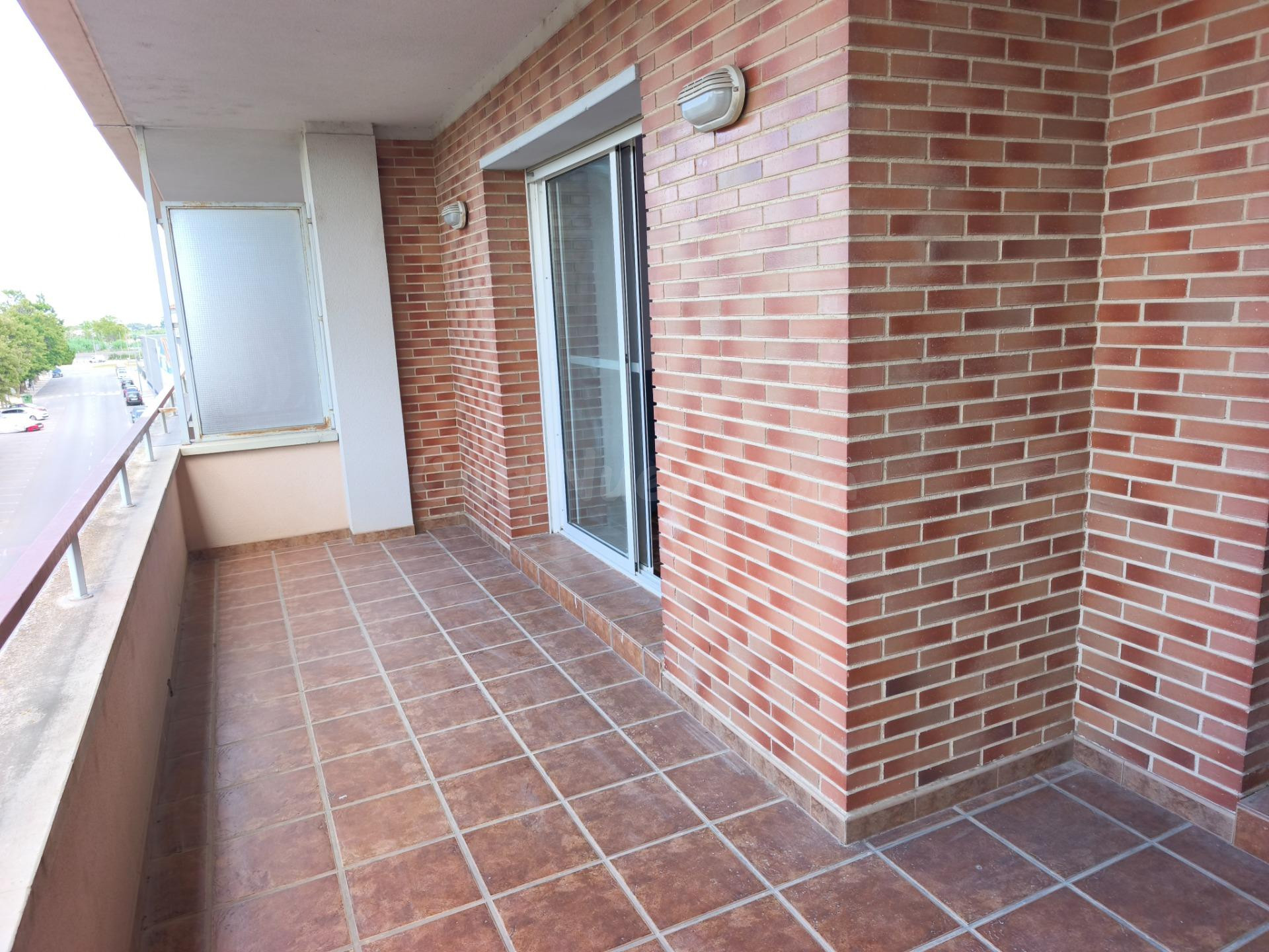 Amplio y Luminoso Piso en Venta en Amposta - Zona Xiribecs
